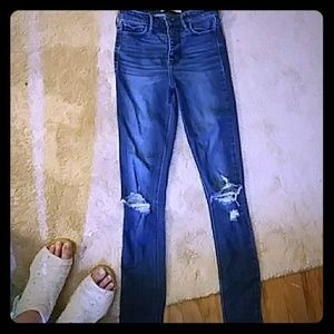 Hollister 00R high waisted jeans.